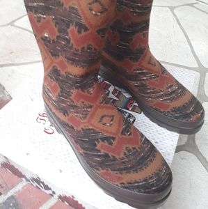 Muk Luks Aztec Waterproof Boots NEW Sz 8
